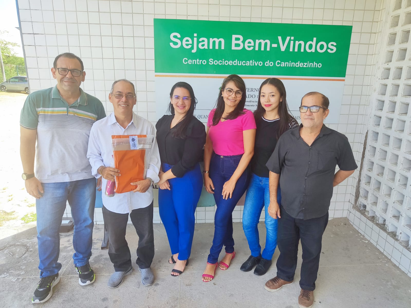 Jovens do CS Canindezinho e Dom Bosco realizam prova do Sistema de Avaliação da Educação Básica (Saeb)