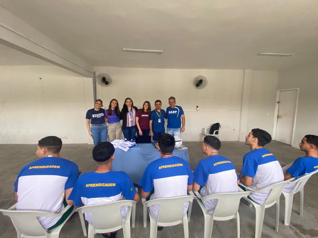 Jovens do CS Canindezinho iniciam Aprendizagem Profissional em Logística