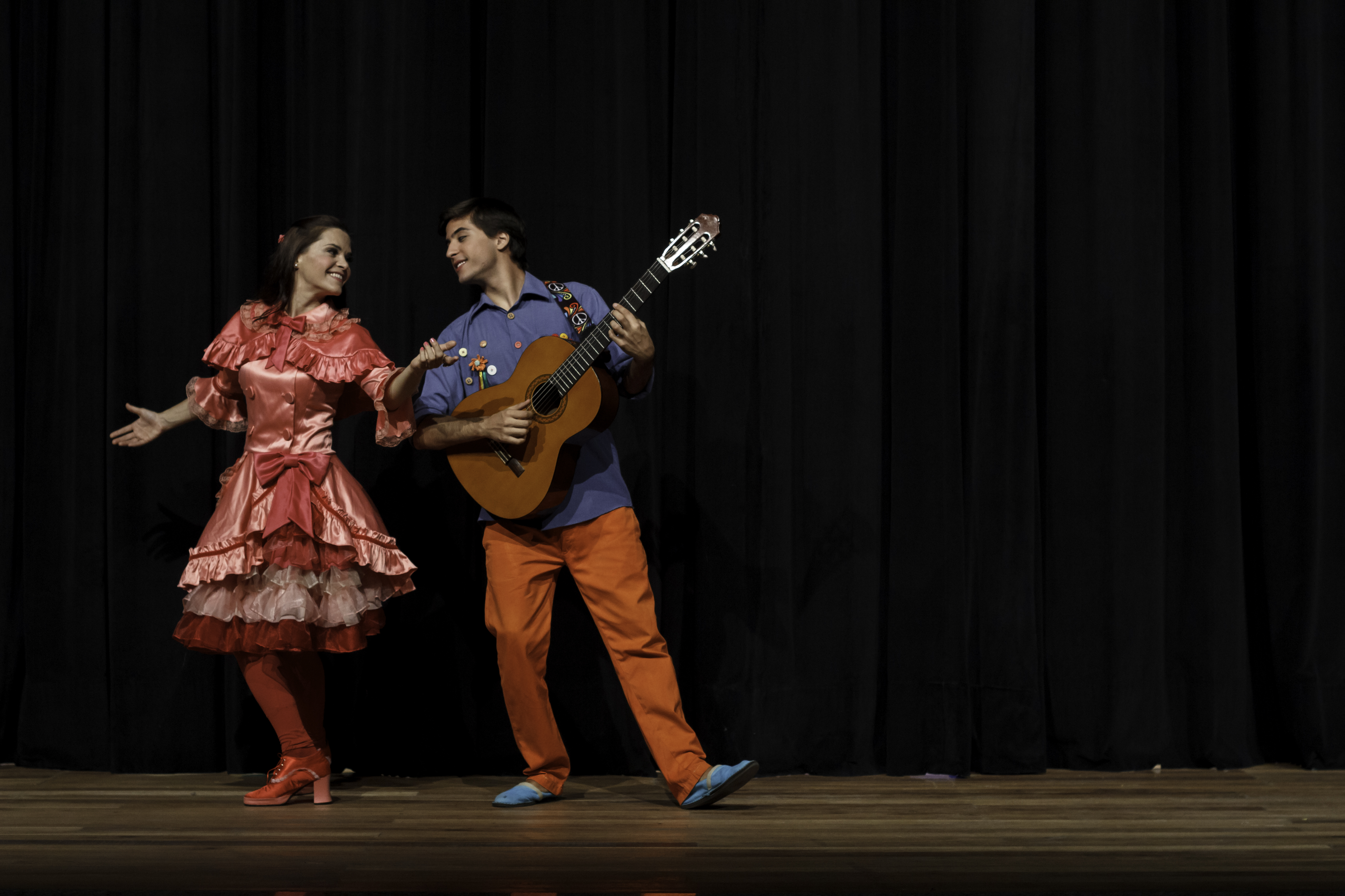 Peça “Inconto Marcado”, com Daniele Rodrigues, é a atração deste domingo, às 16h, no Cineteatro São Luiz, na programação especial pelo Dia da Criança