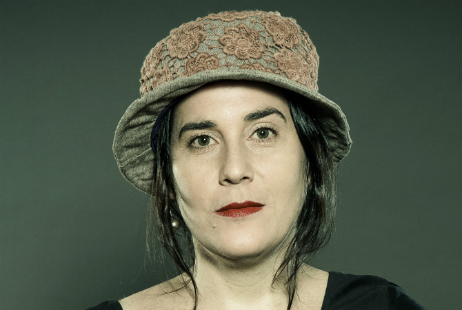 Mônica Salmaso faz show neste domingo, 18/9, no Cineteatro São Luiz