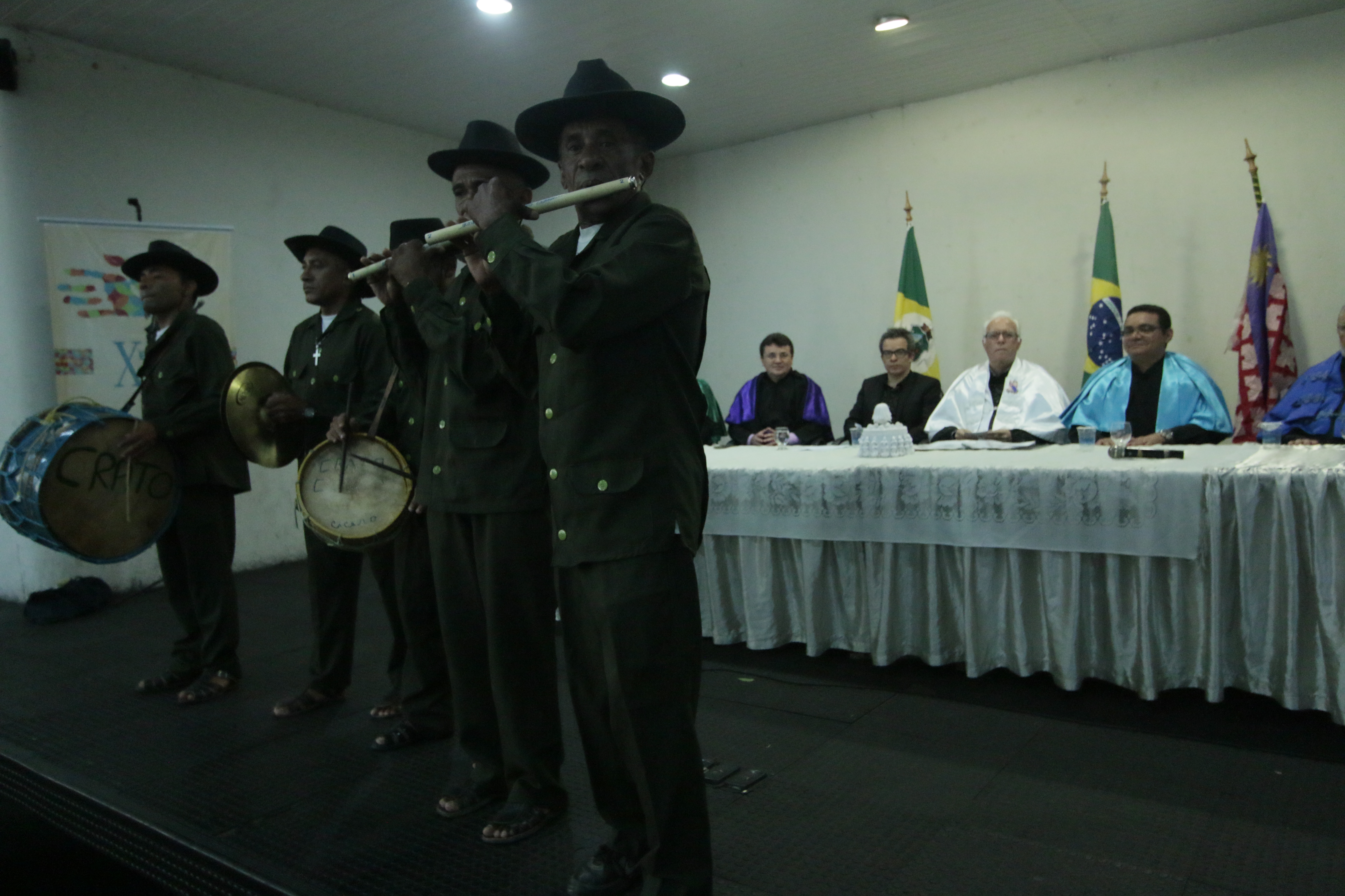 Mestres da Cultura do Ceará receberam da Uece nesta sexta, em Limoeiro do Norte, o título de Notório Saber em Cultura Popular