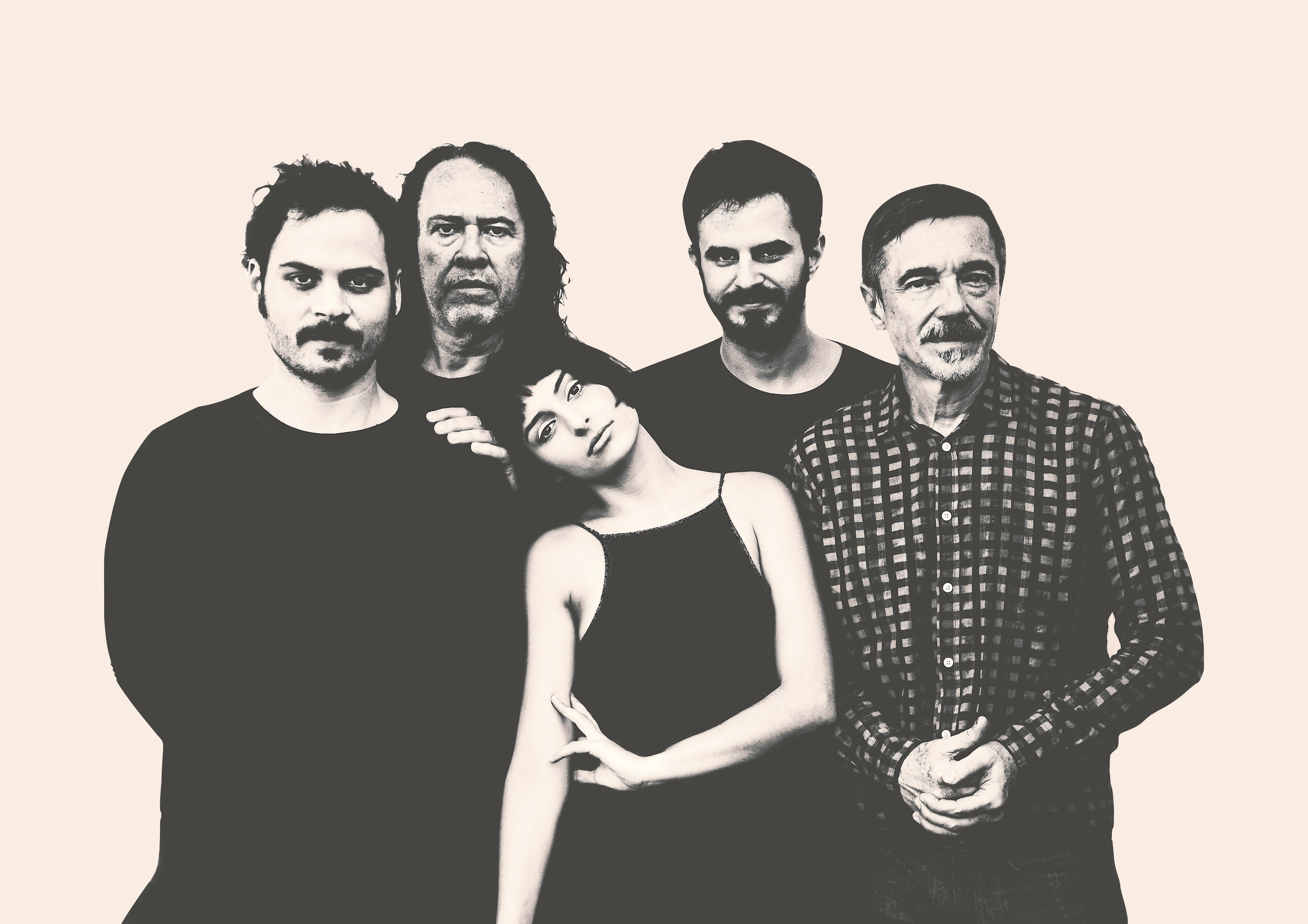 São Luiz recebe o show “Primavera nos Dentes”, puxado pelo ex-baterista do Titãs, Charles Gavin, em tributo a banda “Secos & Molhados”