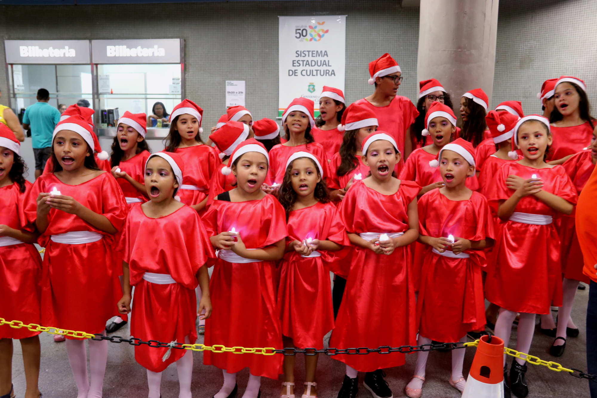 Coral natalino na estação José de Alencar abre programação do Estação Cultura