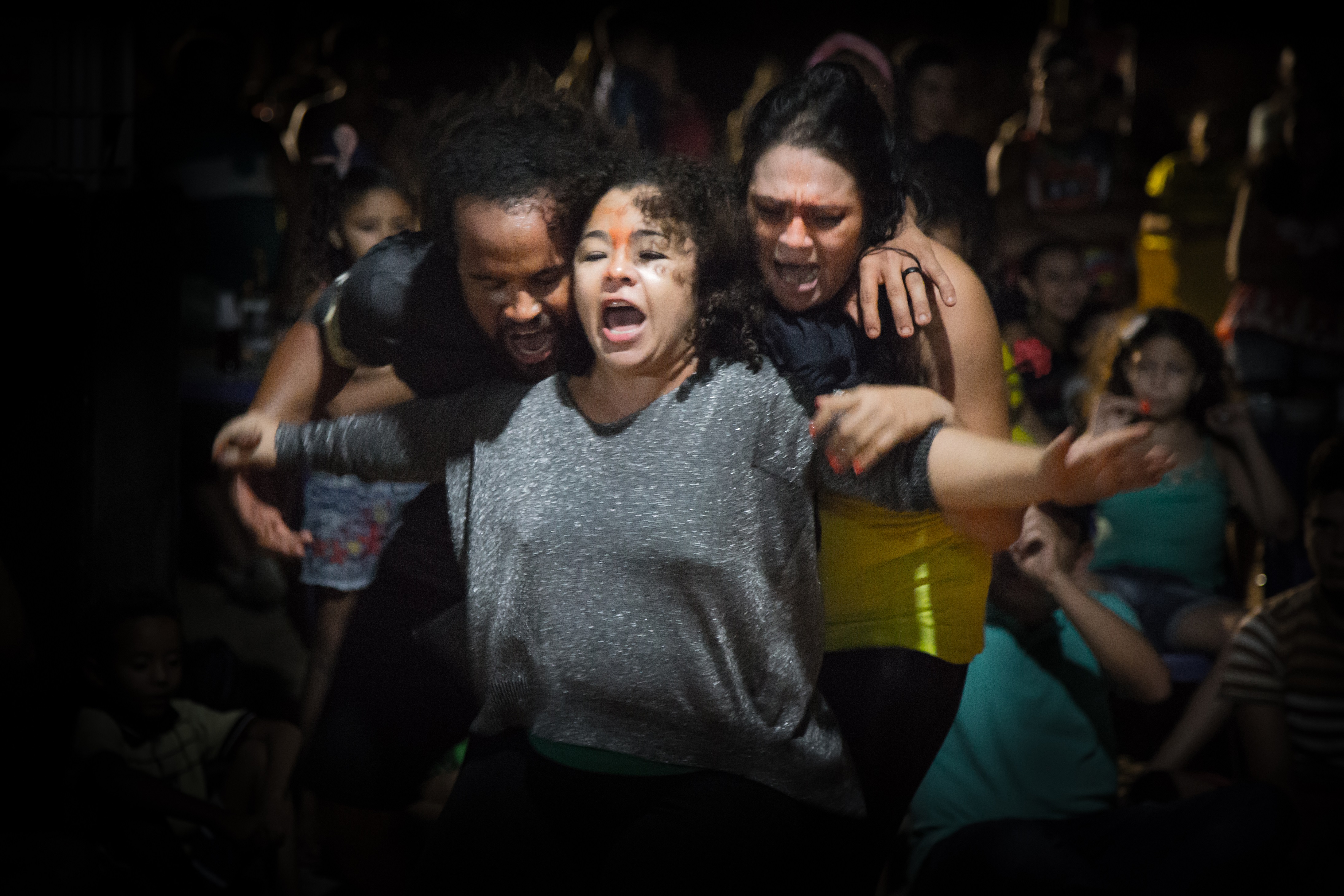 Cineteatro São Luiz: Curta Mais Teatro recebe espetáculo “Devoração” da Companhia da Arte Andanças
