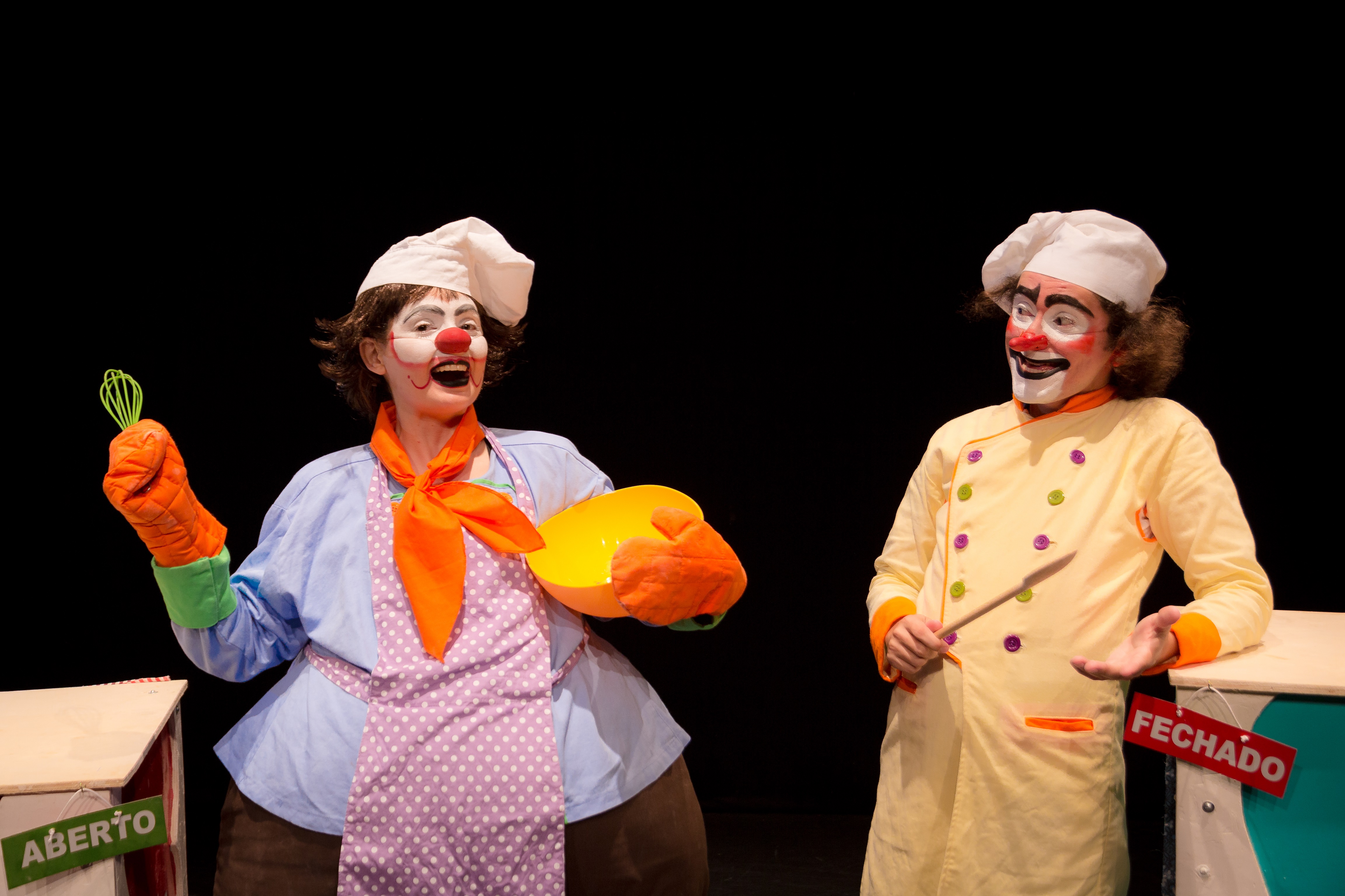 Comédia Clownesca “Guerra de Cup & Cake” inicia temporada no Teatro Dragão do Mar