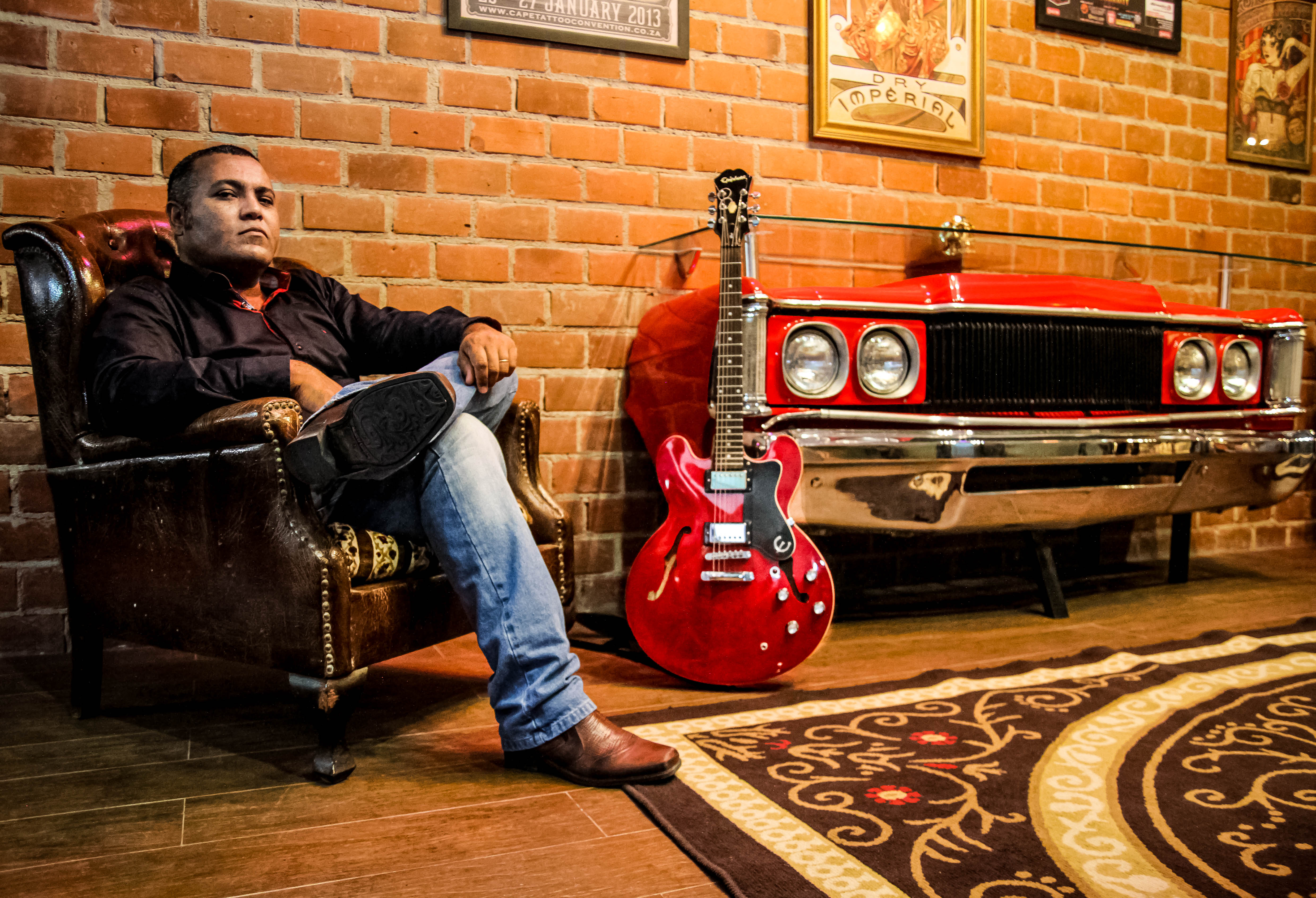 TJA: Cláudio Oliveira comemora 25 anos de carreira com show e lançamento de CD, nesta sexta, 4/5, às 18h