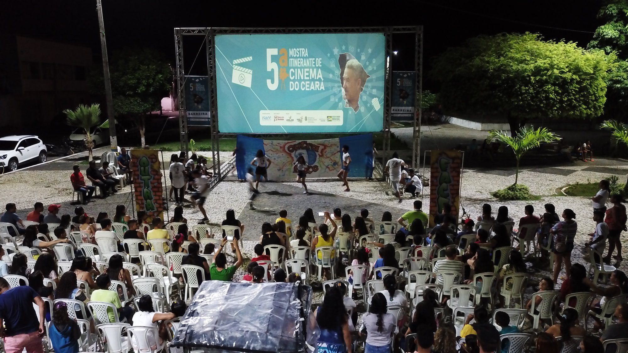 Cinema no interior: sessões ao ar livre encantam moradores de 30 cidades cearenses