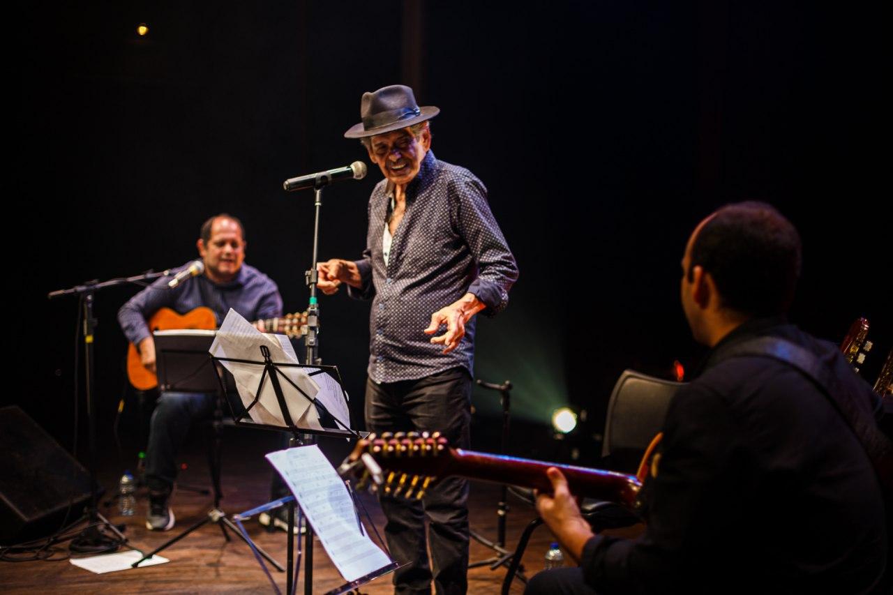 Cineteatro São Luiz exibe show inédito “Cores do Coração” de Rodger Rogério e Pedro Rogério