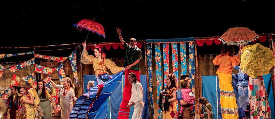 Carroça de Mamulengos traz espetáculo histórico para o Palco Principal do Theatro José de Alencar