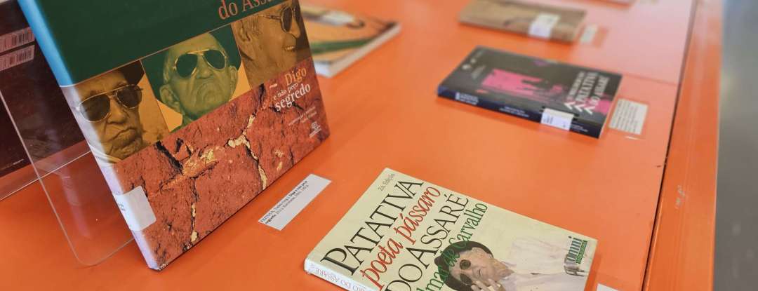 Bece celebra 117 anos de Patativa do Assaré com exposição do acervo