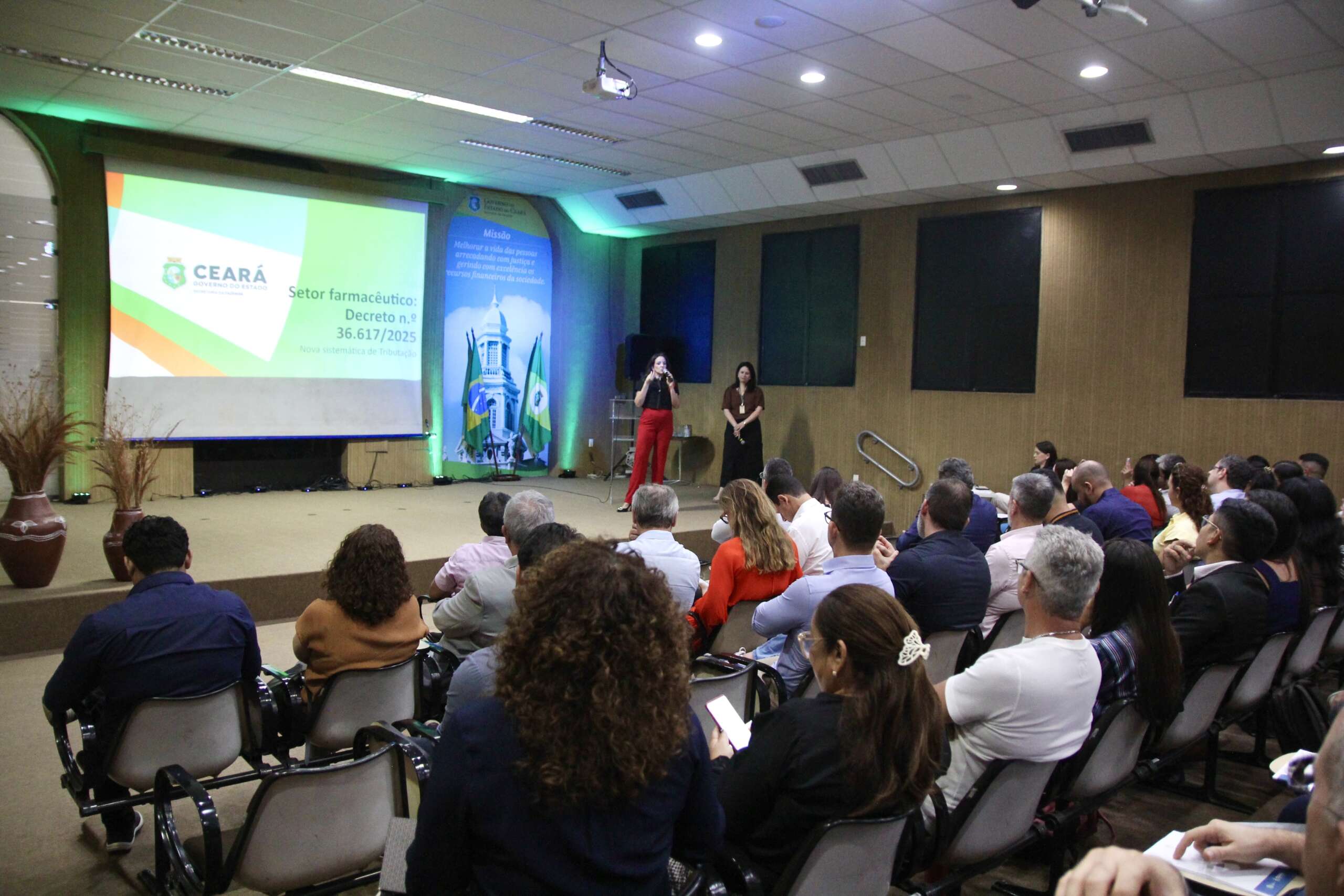 Sefaz-CE reúne profissionais do setor farmacêutico para apresentar nova sistemática de tributação
