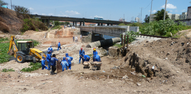 Secretário Lucio Gomes visita obras do VLT e da CE-010