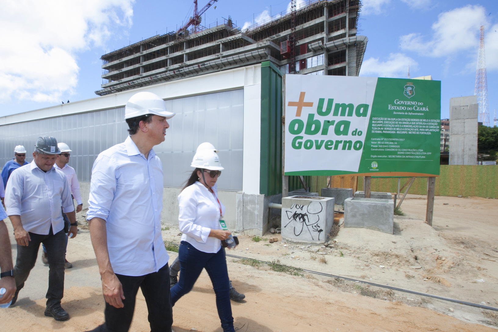 VLT: governador visita obras do trecho Borges de Melo-Papicu