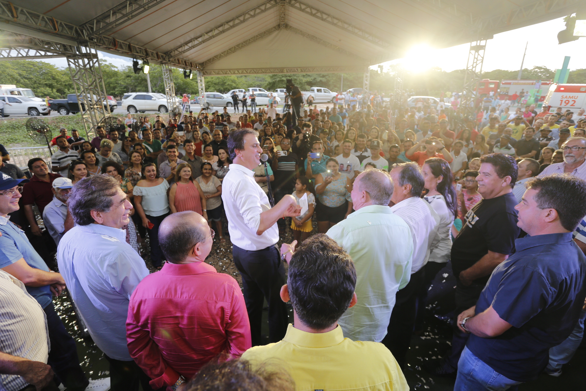 Governo do Ceará inaugura estrada e escola em Cruz
