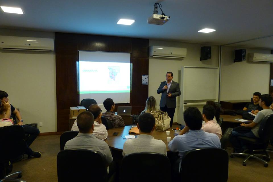 Secretário Lucio Gomes apresenta projetos de Infraestrutura do Ceará para alunos da Universidade de Fortaleza