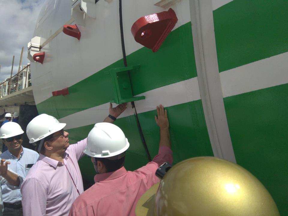 Secretário Lucio Gomes acompanha teste de máquina tuneladora