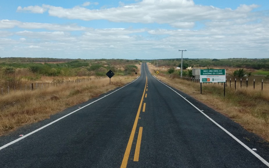 Governo do Ceará inaugura pavimentação e restauração de rodovias em Santa Quitéria