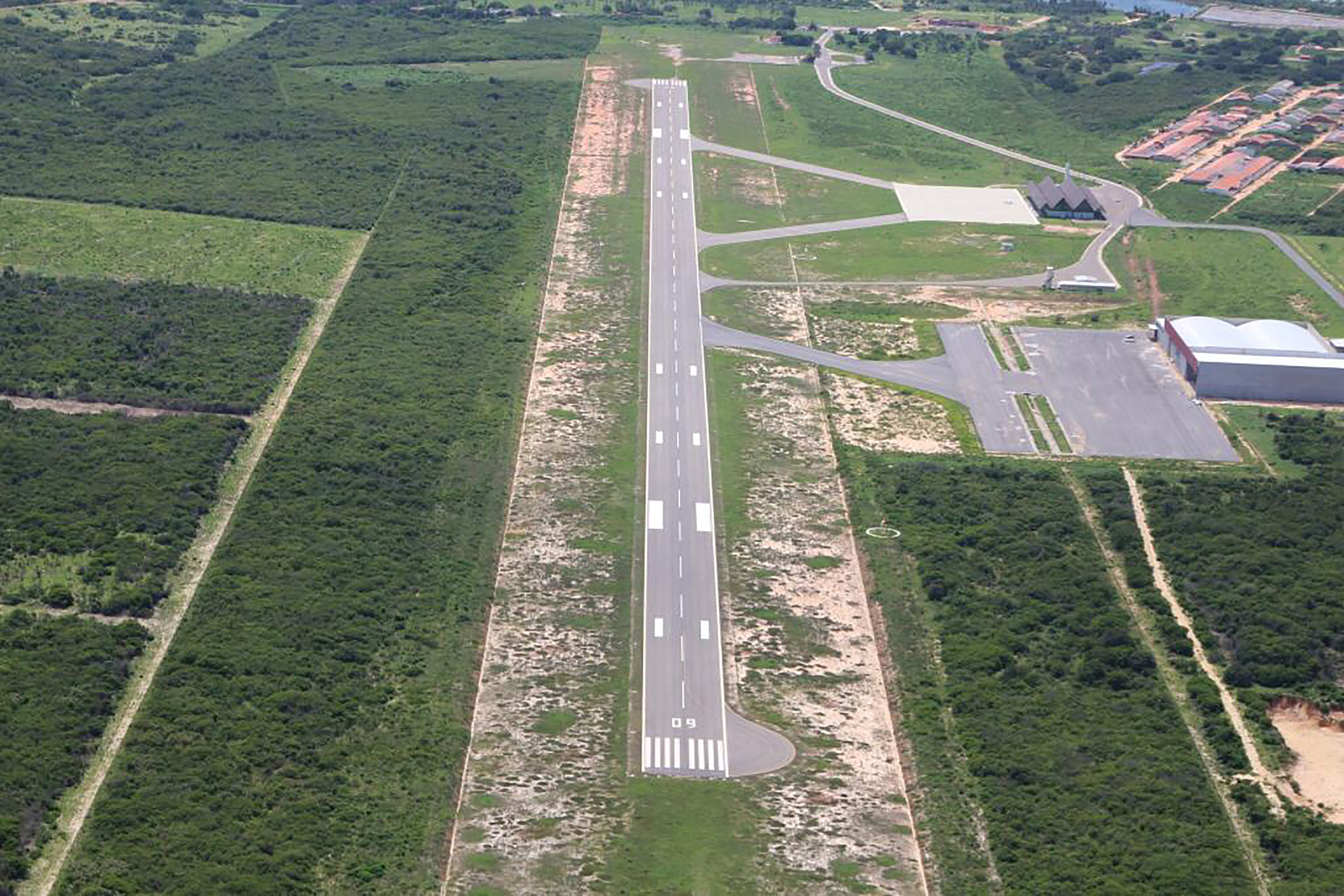 Aeroporto de Aracati  recebe certificação operacional