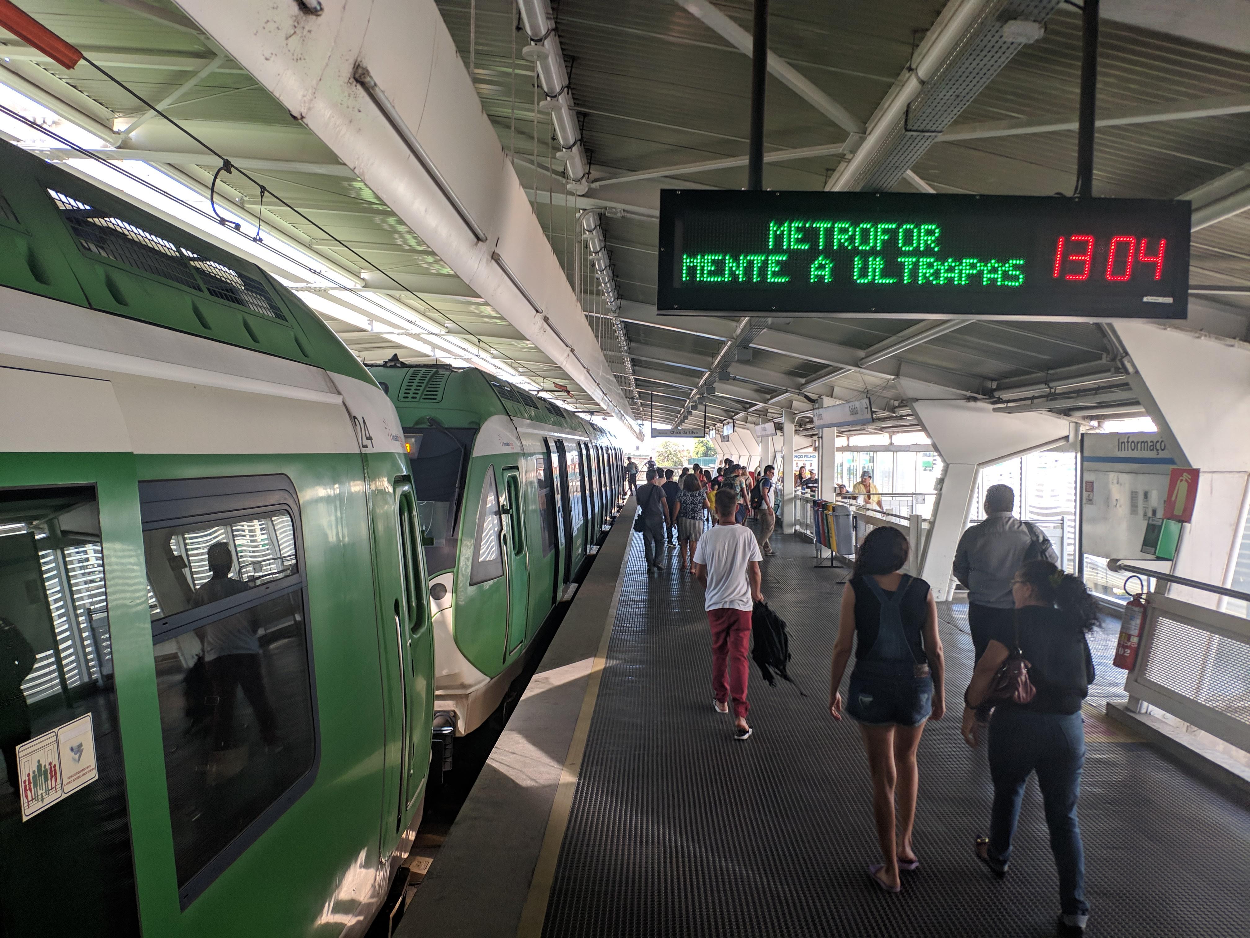 Cartões de estudantes não revalidados expiram no dia 30 de agosto