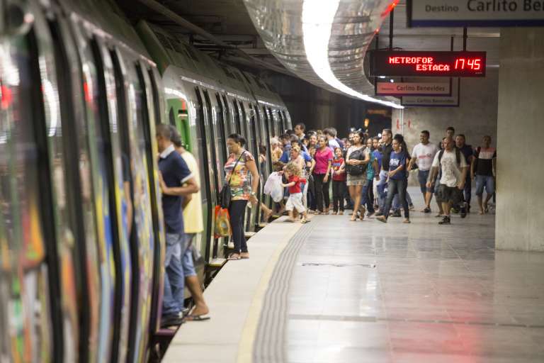 Estações da Linha Sul e VLT Parangaba-Mucuripe vão contar com Wi-fi grátis