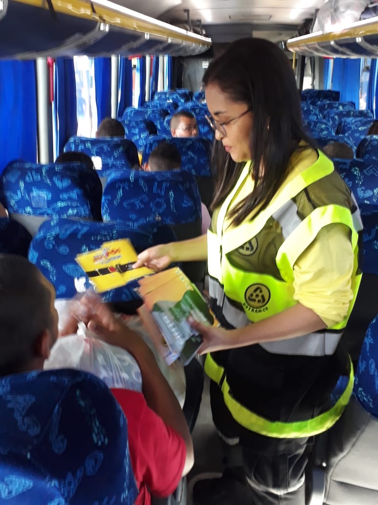 Detran-CE realiza ação educativa no maior terminal rodoviário do Ceará