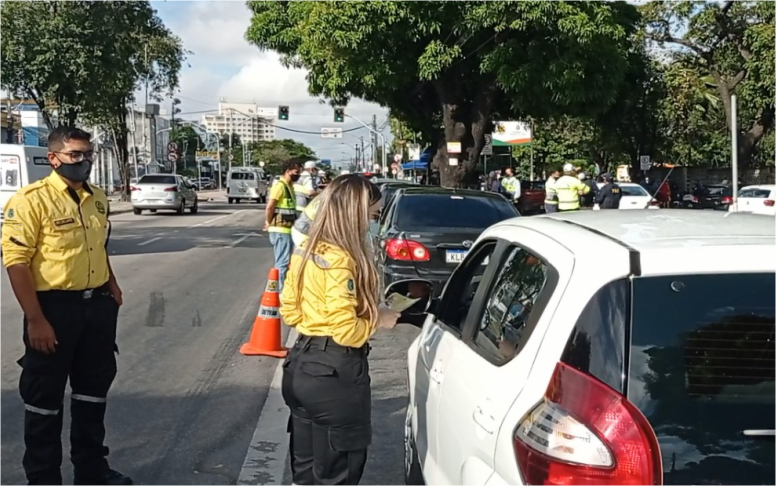 Detran-CE encerra programação do Maio Amarelo com grande ação na Avenida Godofredo Maciel