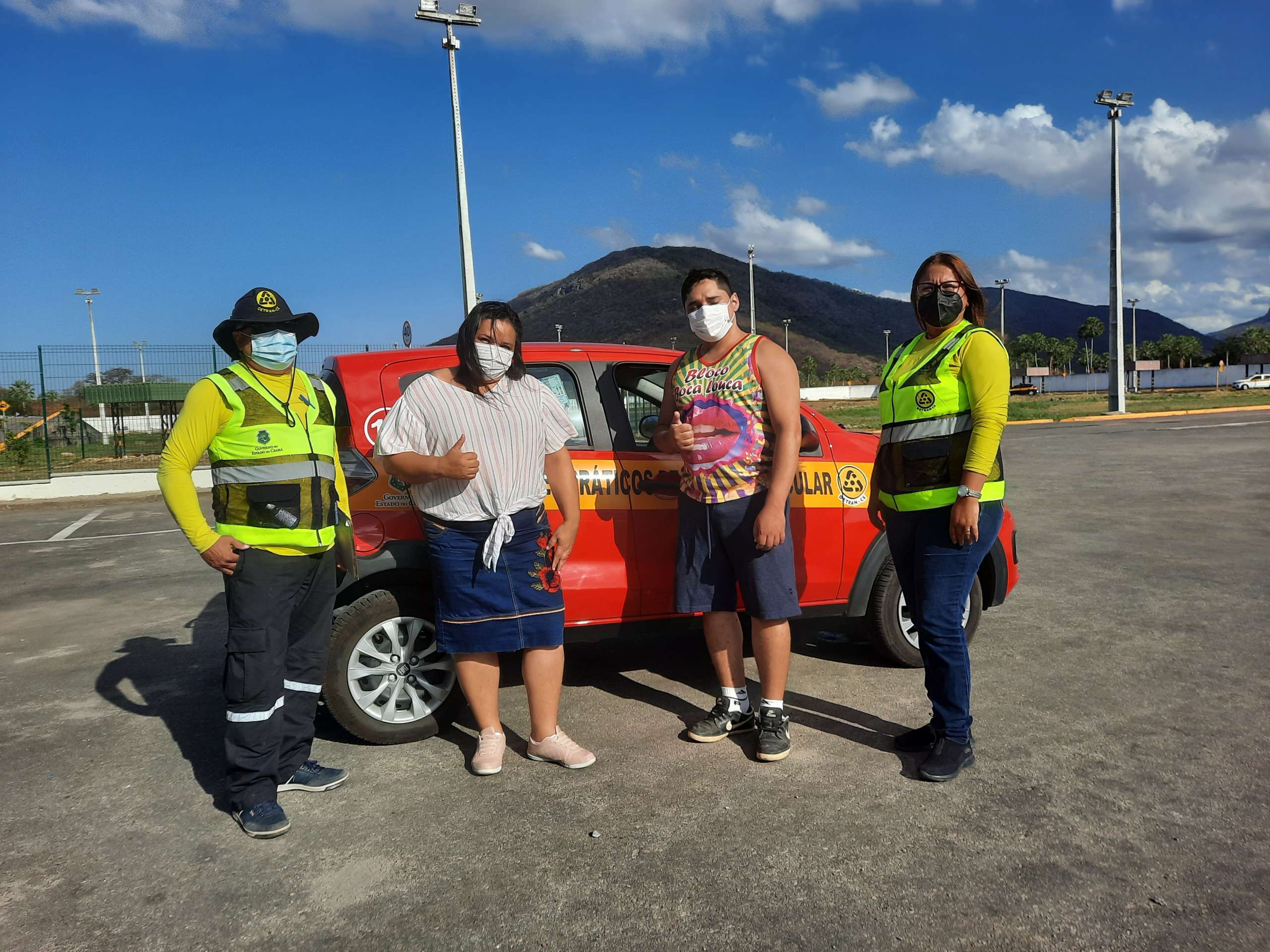 Mãe e filho realizam sonho, ao conquistarem a 1º habilitação juntos, na regional do Detran-CE, em Itapipoca
