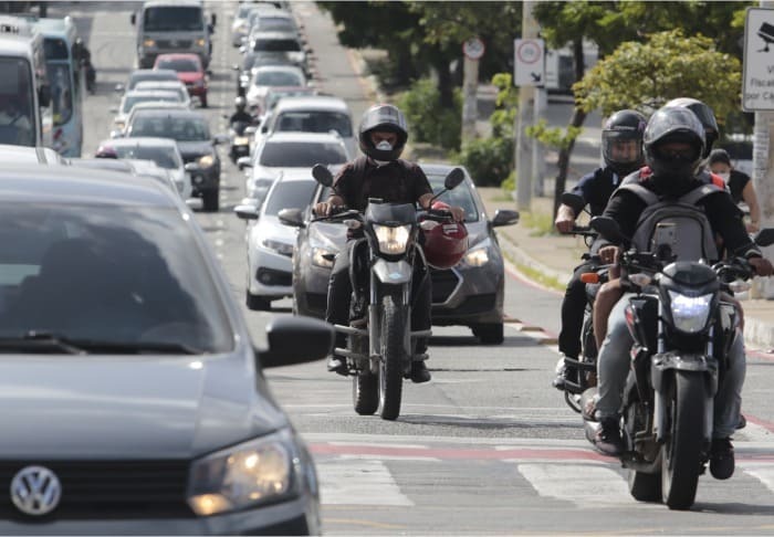 Licenciamento 2022 de veículos com placa final 2 vence nesta segunda-feira, dia 11
