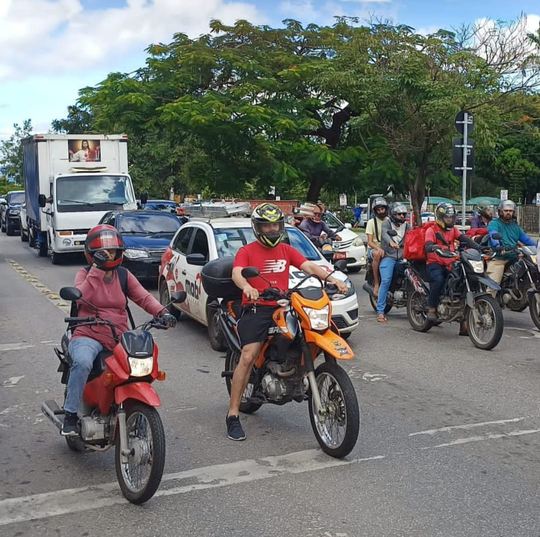 Proprietários de veículos com placas final 4 tem até a próxima sexta-feira (10) para pagar o licenciamento 2022