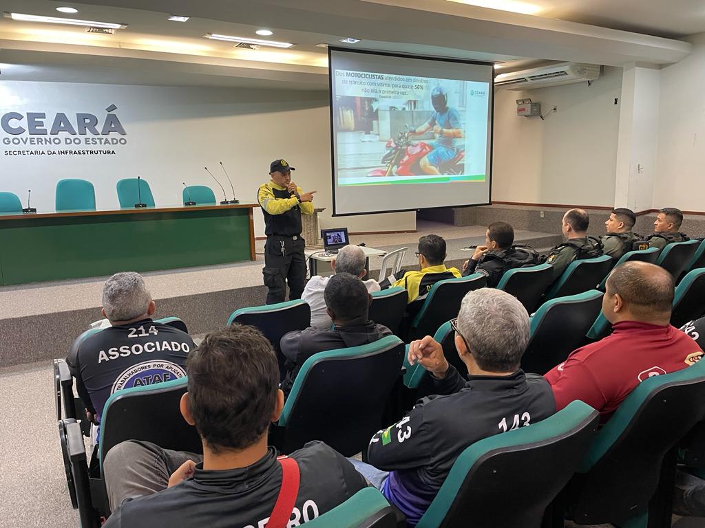Detran-CE realiza ciclo de palestras educativas em alusão ao Dia do Motociclista