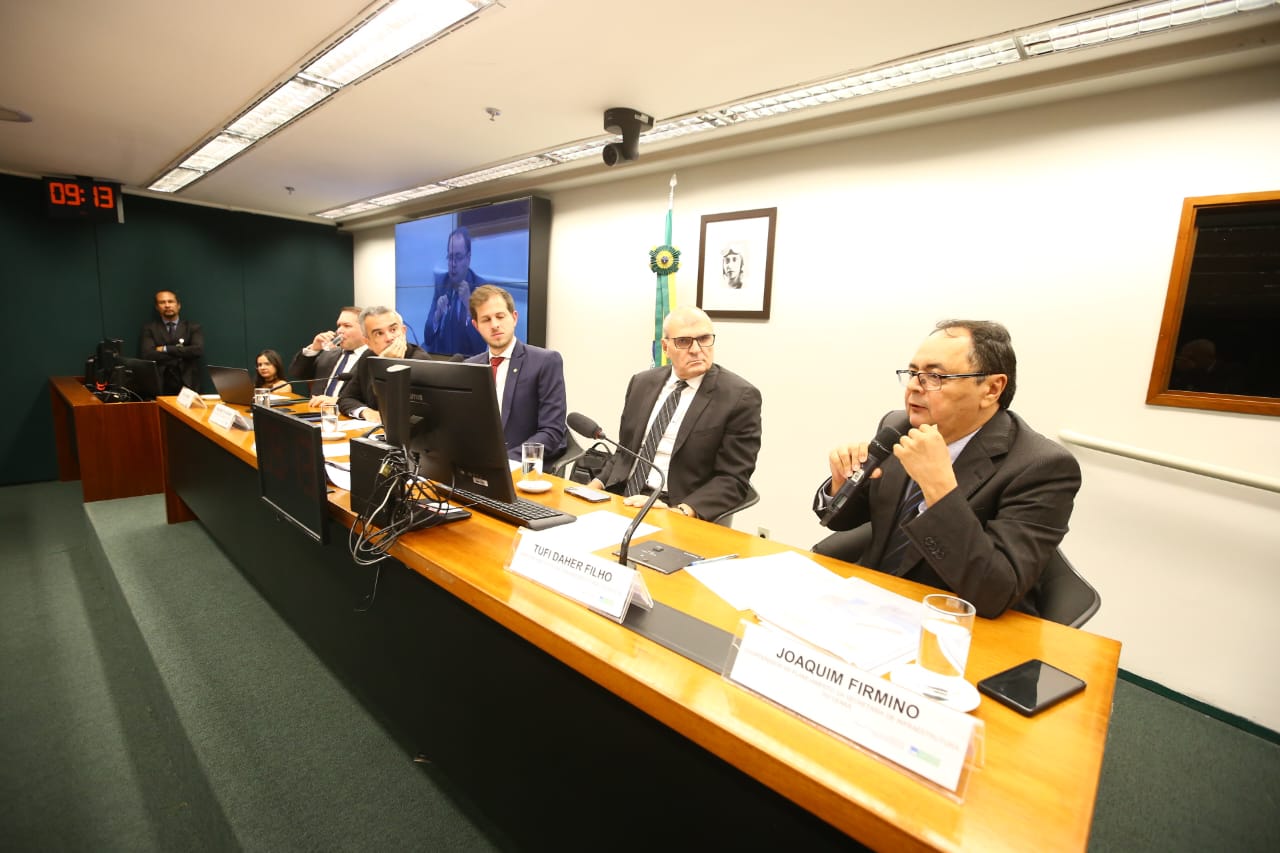Secretaria da Infraestrutura representa Ceará em audiência pública sobre a Transnordestina, na Câmara dos Deputados