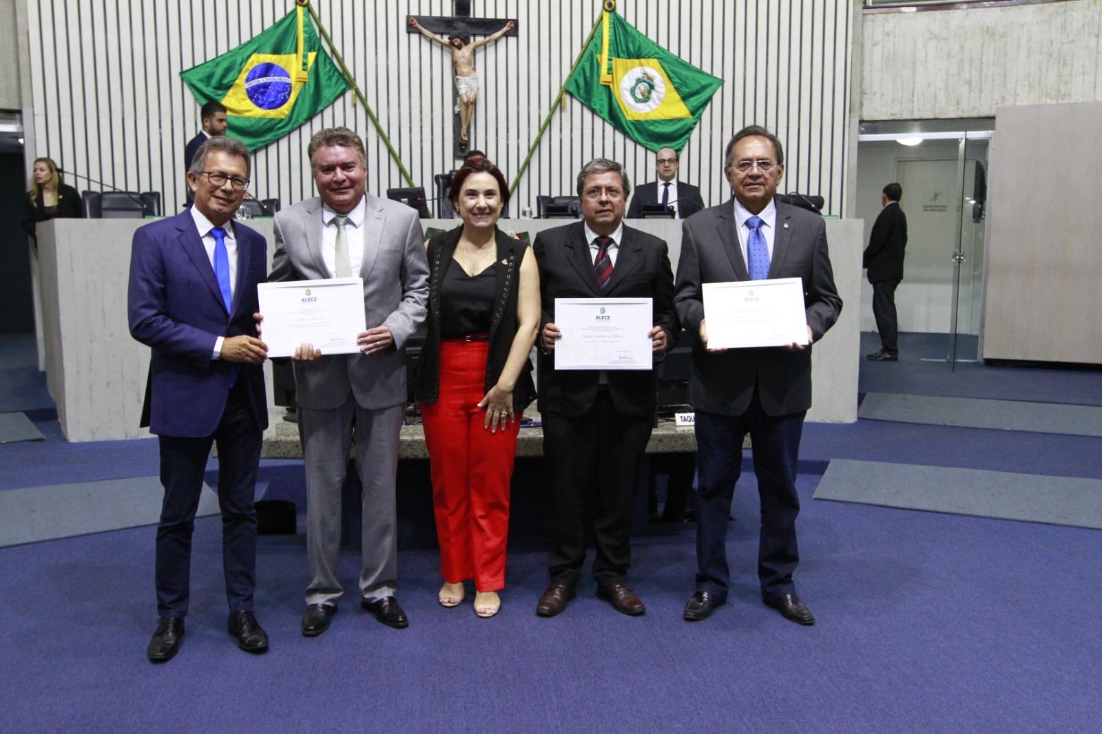 Engenheiro da Seinfra, André Pierre recebe homenagem durante sessão solene da Alece