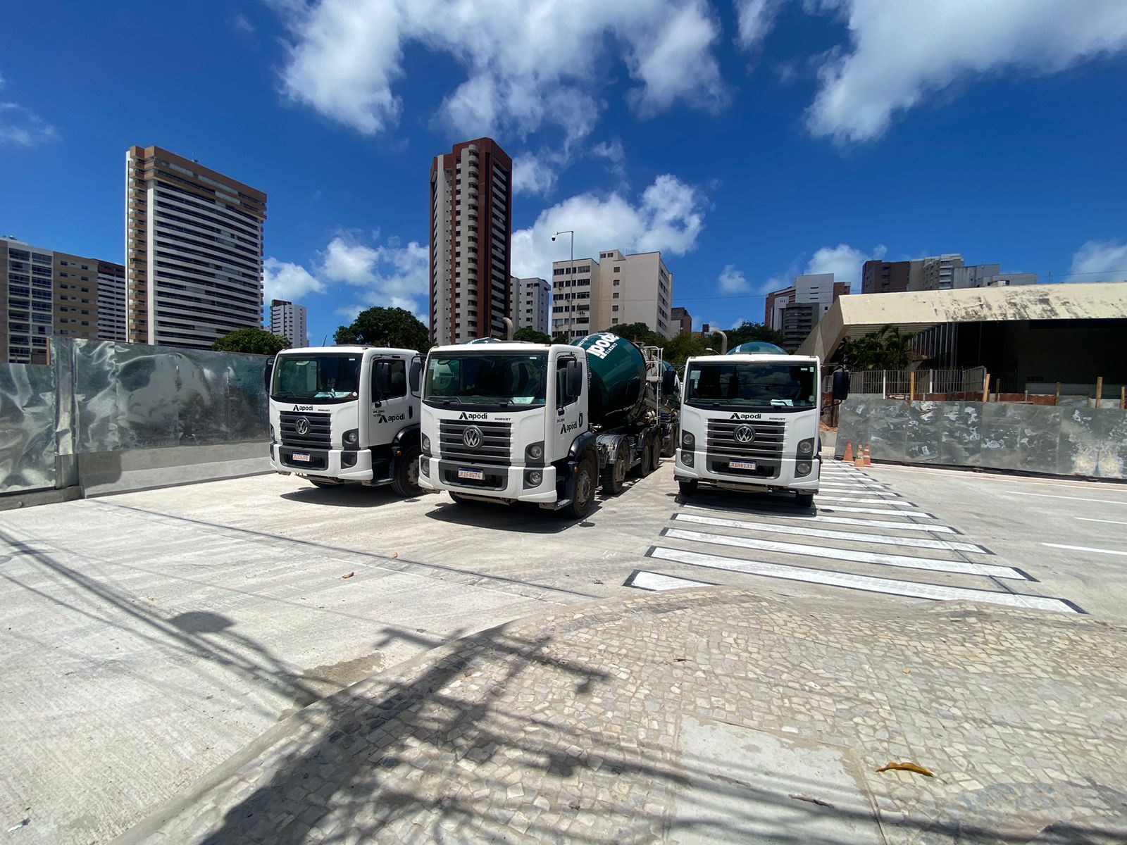 Teste de carga prepara liberação da rua Tibúrcio Cavalcante com Av. Santos Dumont, em Fortaleza