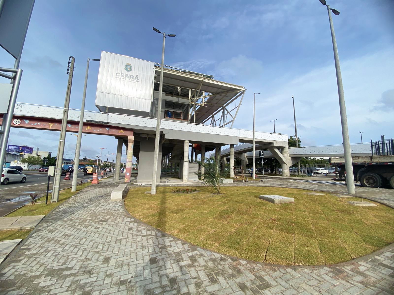 VLT Ramal Aeroporto: Seinfra libera circulação em passarela e desativação de semáforo na Av. Carlos Jereissati