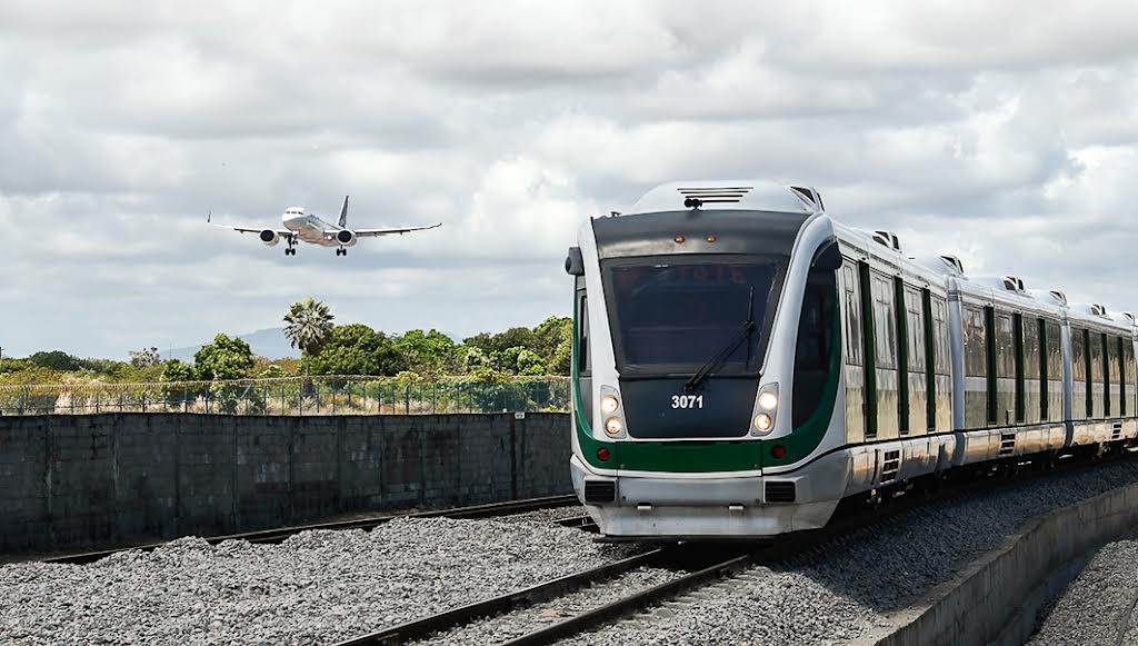 Estação Expedicionários é local privilegiado para observação de aviões