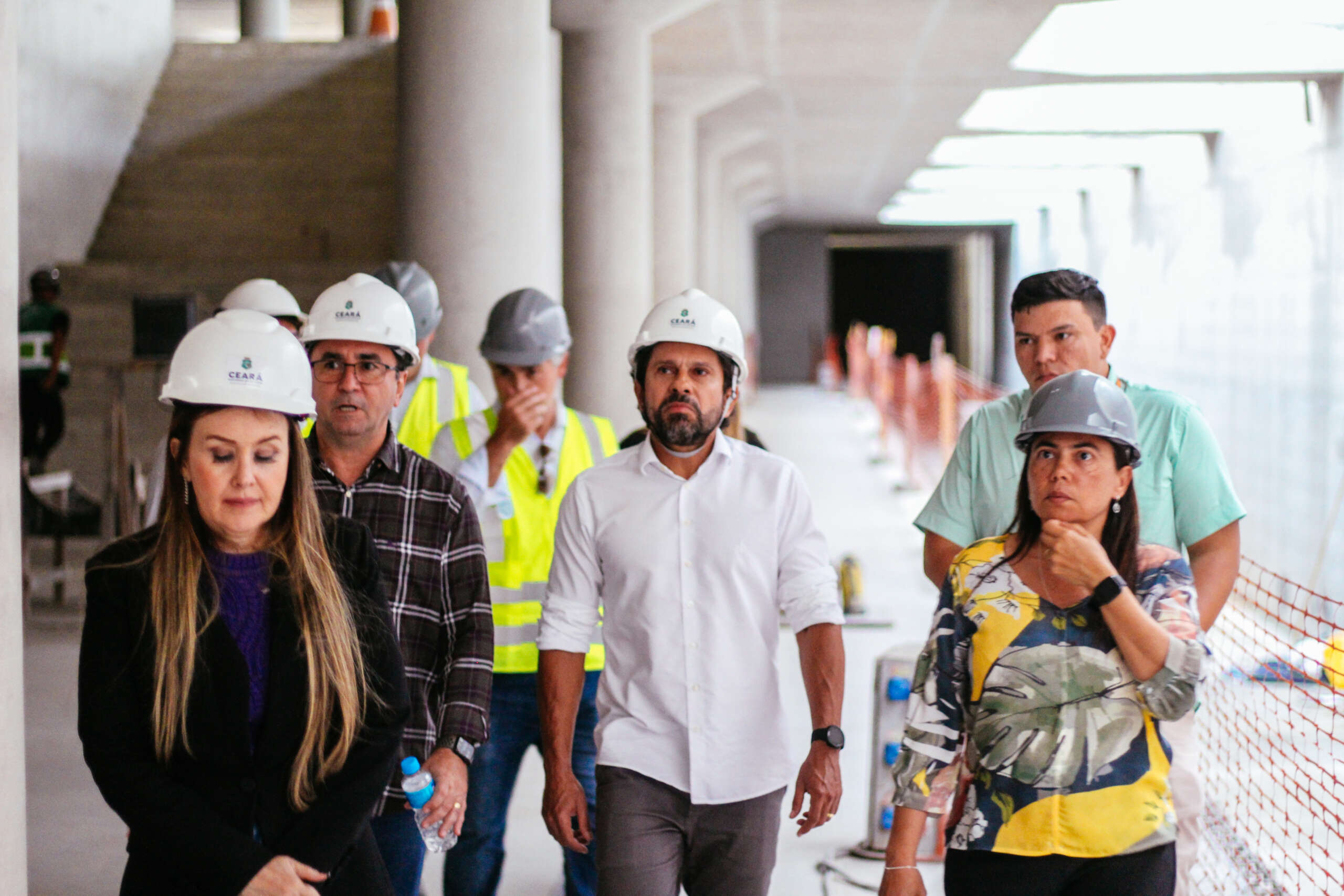 Canteiro de obras da Linha Leste recebe visita do novo secretário da Seinfra