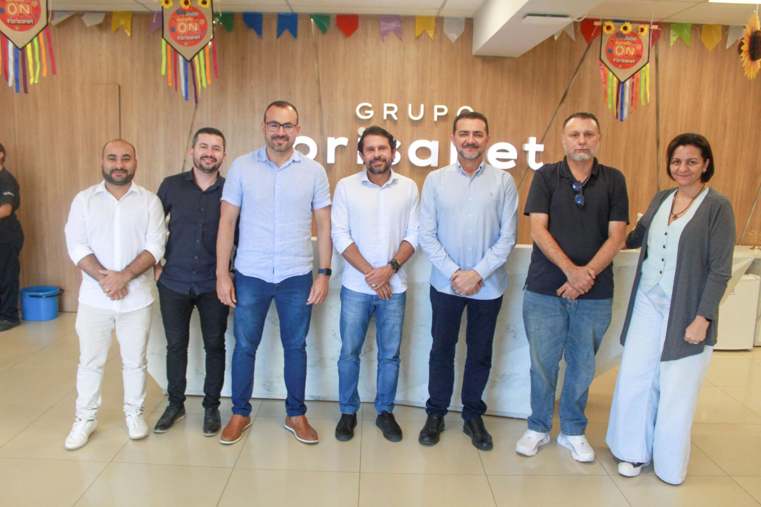 Secretário da Seinfra visita sede da BrisaNet, em Pereiro
