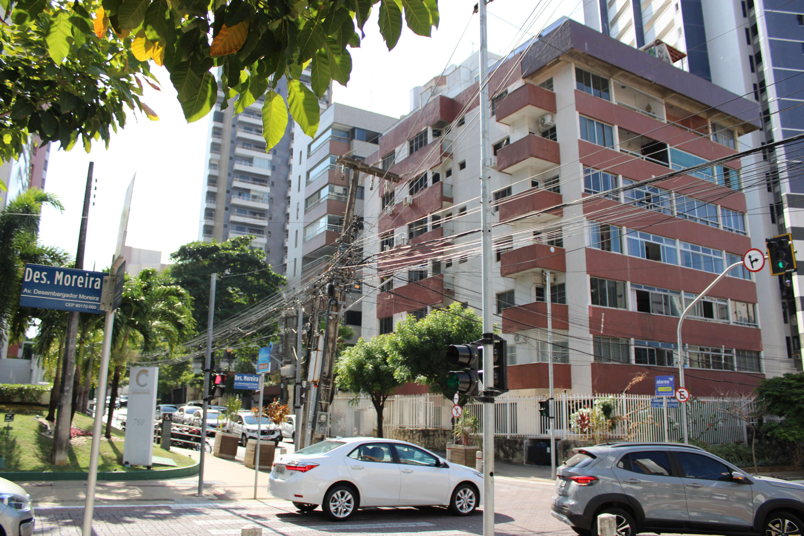 Secretário da Infraestrutura anuncia obras de internalização da rede elétrica da Av. Desembargador Moreira