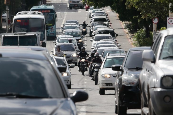 Detran-CE divulga calendário de licenciamento 2025 para veículos automotores