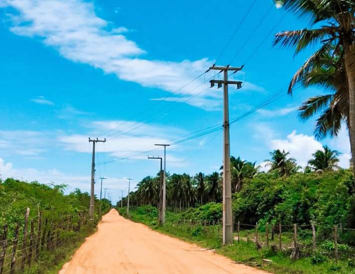 Seinfra avança com investimento de R$ 11 milhões para modernizar rede elétrica e fortalecer turismo no Litoral Norte