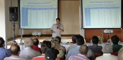Audiência apresenta projeto de complexo eólico e solar à população de Camocim