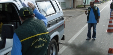 21 carros multados no Cariri por excesso de fumaça