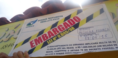 Operação Falésias da Semace embarga 18 barracas de praia no litoral cearense