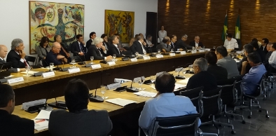 Instituições se reúnem para alavancar produção de energia limpa no Ceará