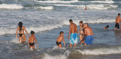 Férias de janeiro têm 22 praias adequadas para banho em Fortaleza