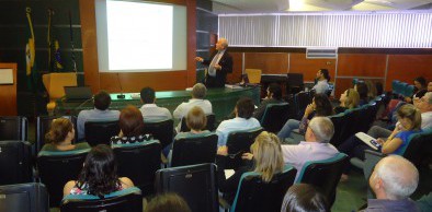 Servidores participam de seminário para conhecer como será a elaboração dos manuais de procedimentos