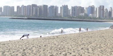 Praias de Fortaleza apresentam a melhor balneabilidade do ano
