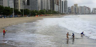 Cai o número de praias próprias para banho em Fortaleza