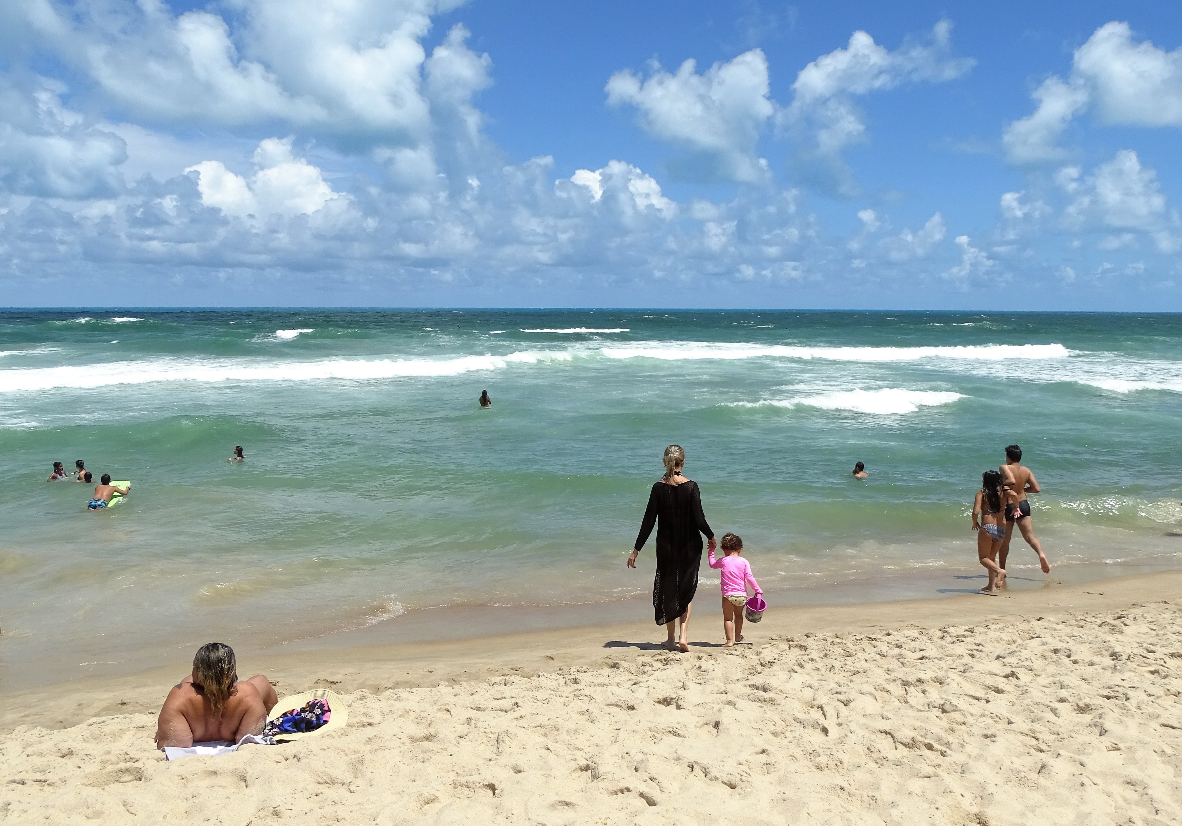 Fortaleza: férias de julho começam com 18 praias próprias