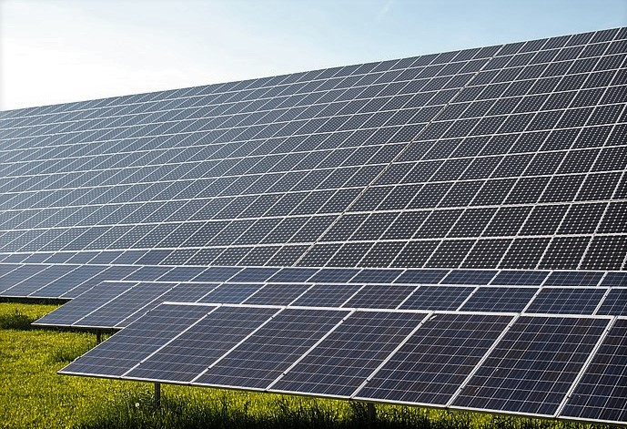 Coema analisará proposta de usina fotovoltaica para Caucaia
